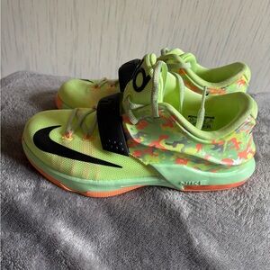 Nike KD 7 "Easter" in the Liquid Lime, Vapor Green, Sunset Glow, and Black